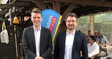Doppelpack-Power im Wahlkreis und im Bundestag Doppelpack-Power im Wahlkreis und im Bundestag